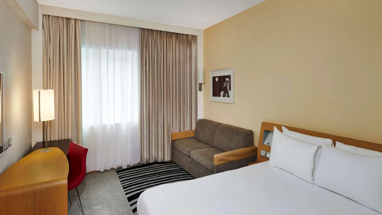 Novotel London West